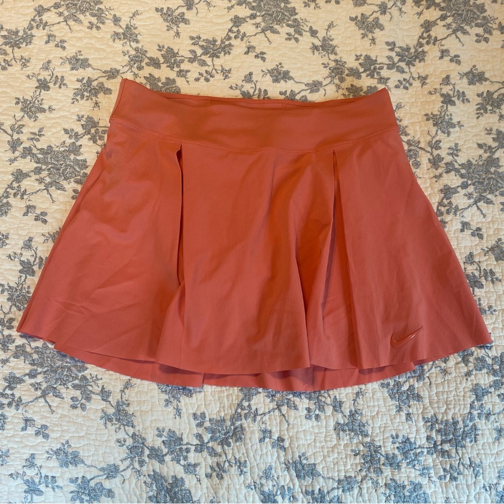 Nike Women’s Club 15” Golf Skirt Pink Salt Size Medium